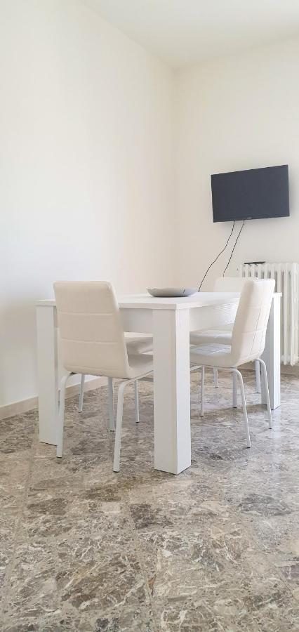 Angela'S Apartment. Elegant Two Bedroom House In Irsina 외부 사진