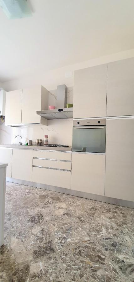 Angela'S Apartment. Elegant Two Bedroom House In Irsina 외부 사진