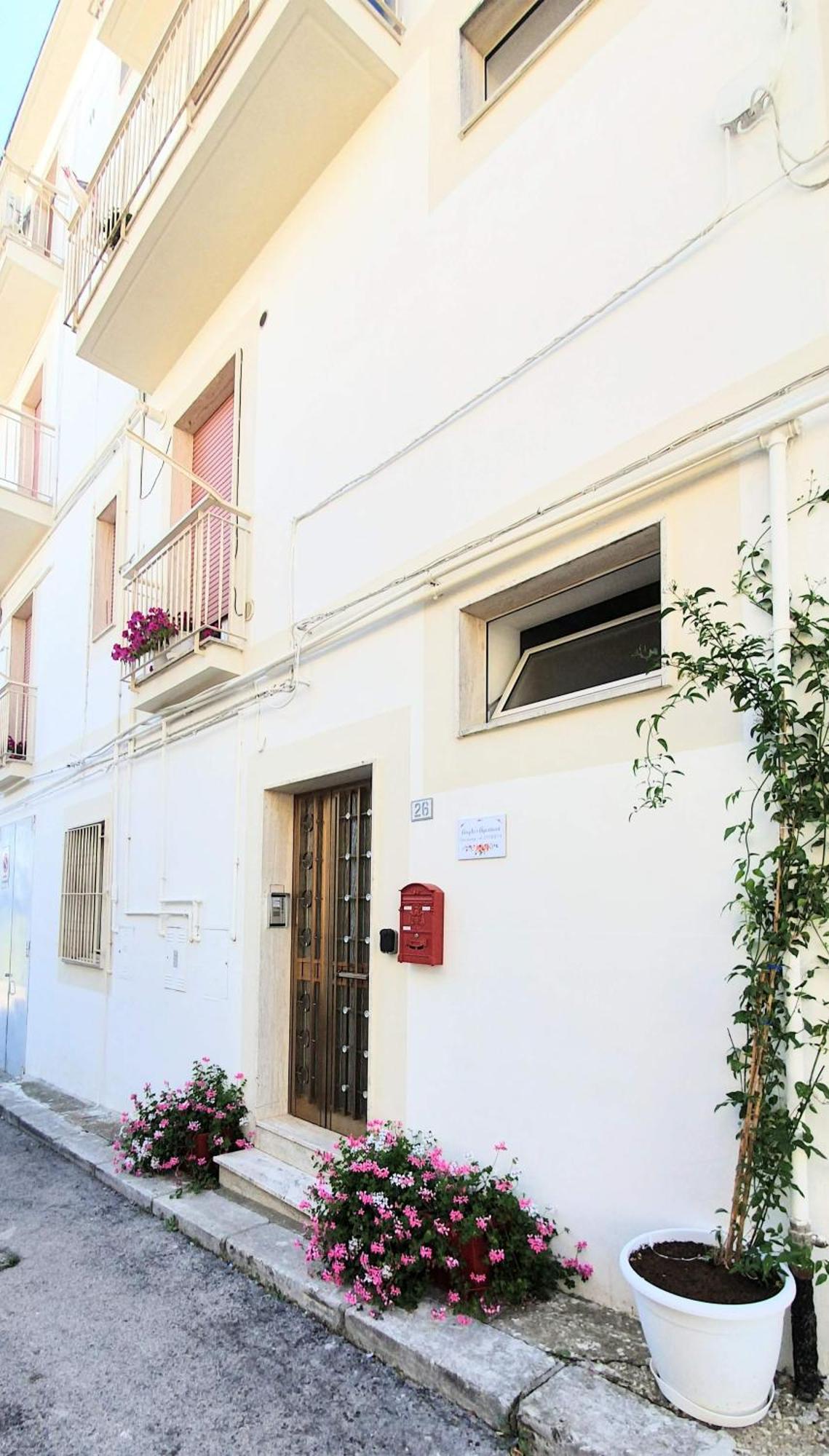 Angela'S Apartment. Elegant Two Bedroom House In Irsina 외부 사진