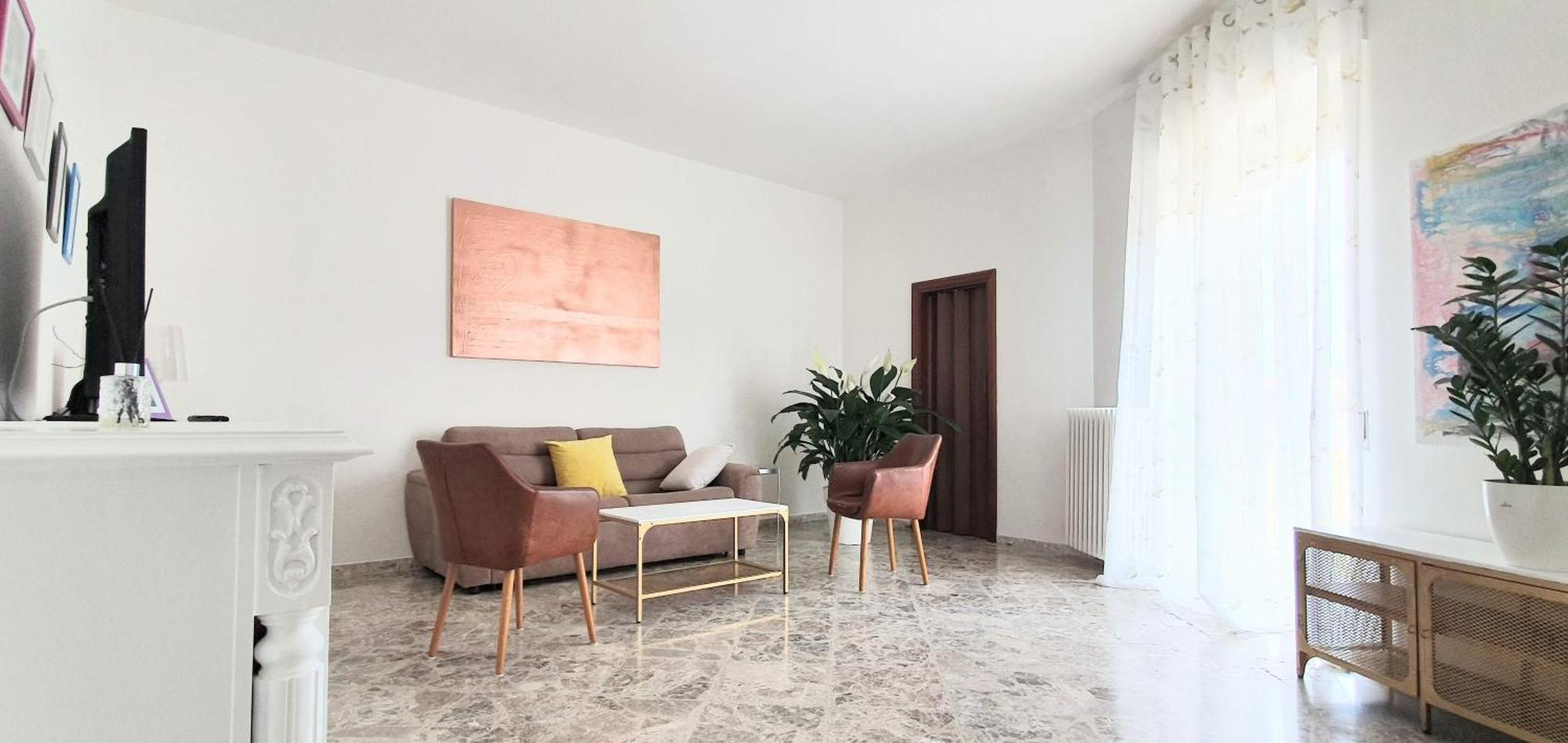 Angela'S Apartment. Elegant Two Bedroom House In Irsina 외부 사진